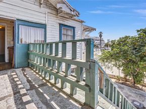 1470 W Adams Boulevard, Los Angeles CA 90007