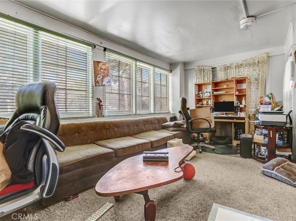 1470 W Adams Boulevard, Los Angeles CA 90007