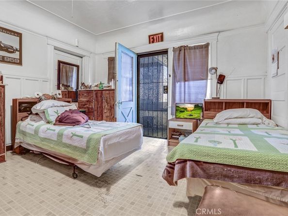 1470 W Adams Boulevard, Los Angeles CA 90007