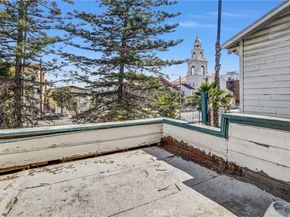 1470 W Adams Boulevard, Los Angeles CA 90007