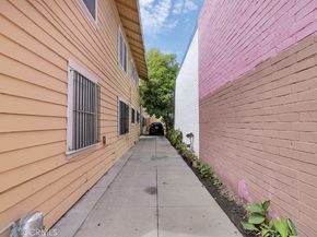 2113 Venice, Los Angeles CA 90006