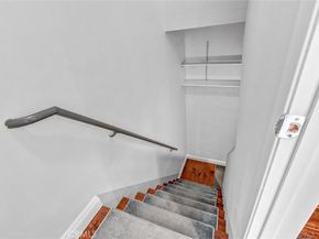 18347 Saticoy 24, Reseda CA 91335