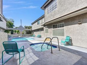 18347 Saticoy 24, Reseda CA 91335