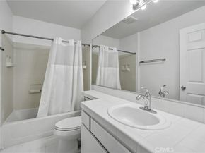18347 Saticoy 24, Reseda CA 91335