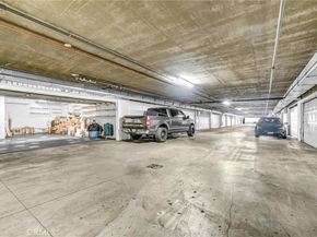 18347 Saticoy 24, Reseda CA 91335