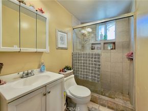 6118 Bellingham Avenue, North Hollywood CA 91606