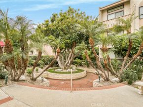 5216 Yarmouth 107, Encino CA 91316