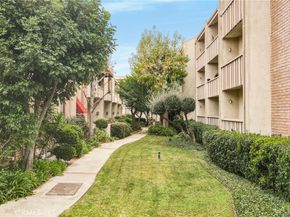 5216 Yarmouth 107, Encino CA 91316