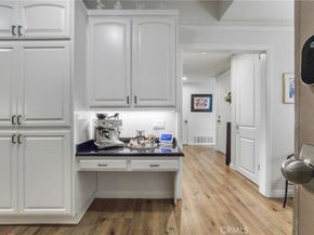 5216 Yarmouth 107, Encino CA 91316