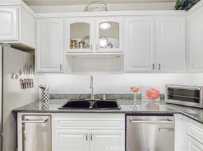 5216 Yarmouth 107, Encino CA 91316