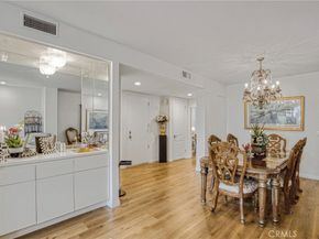 5216 Yarmouth 107, Encino CA 91316