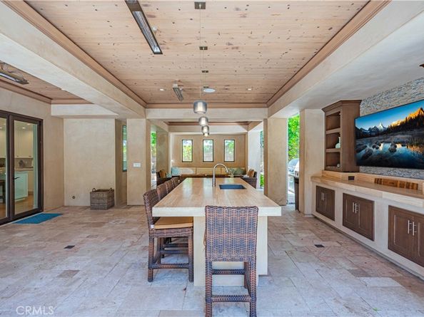 6561 Horseshoe Lane, Huntington Beach CA 92648