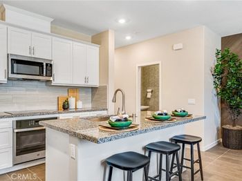2815 E Schumacher Paseo