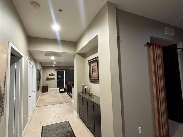 300 E 4th Street 422, Long Beach CA 90802