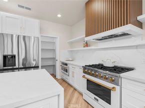 7422 valaho, Tujunga CA 91042