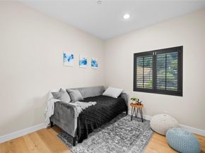 7422 valaho, Tujunga CA 91042