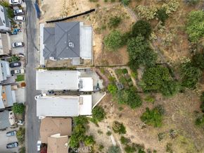 7422 valaho, Tujunga CA 91042