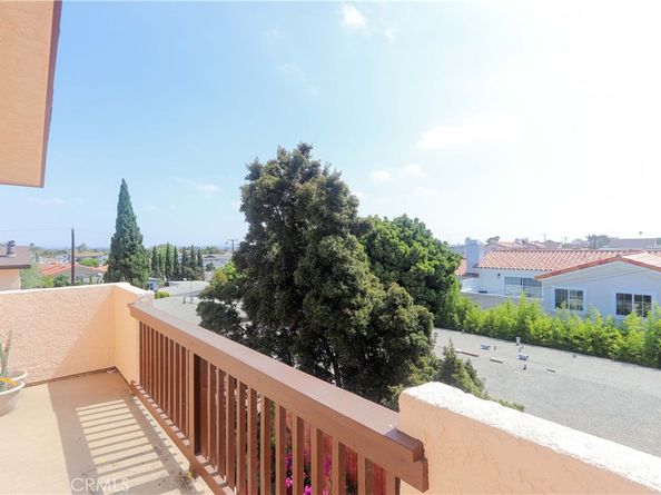 2616 Voorhees Avenue 2, Redondo Beach CA 90278