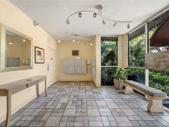 372 Carroll Park E 305, Long Beach CA 90814
