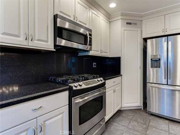 2298 Rose Avenue 110, Signal Hill CA 90755