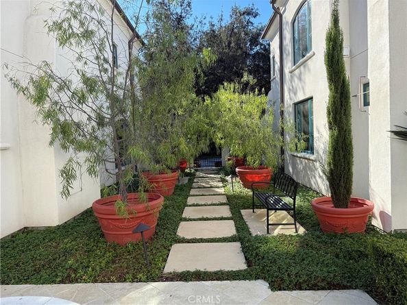 188 S Sierra Madre Boulevard 12, Pasadena CA 91107