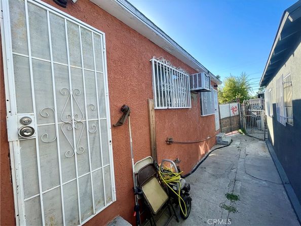 802 E 111th Drive, Los Angeles CA 90059