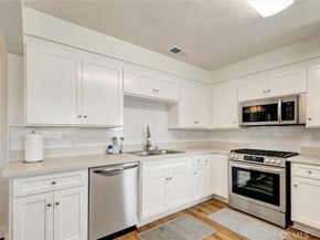 1001 N Hanover Pl, Anaheim CA 92801