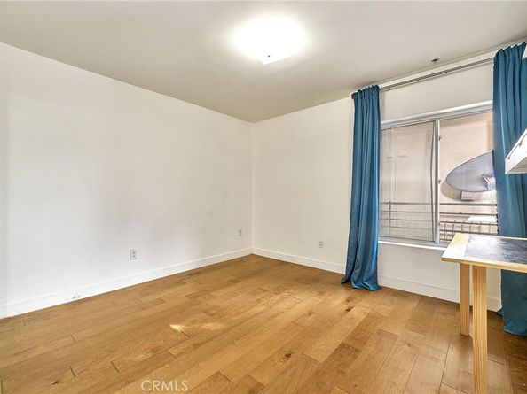 1036 S Serrano 105, Los Angeles CA 90006