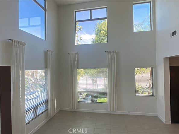 27 Soho, Irvine CA 92612