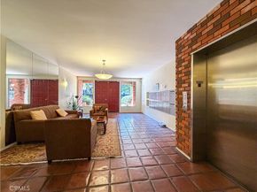 1944 Glendon 209, Los Angeles CA 90025