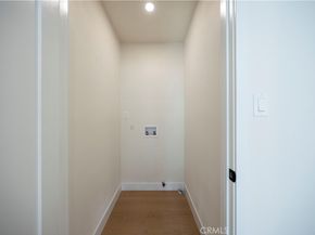5104 8th Avenue, Los Angeles CA 90043
