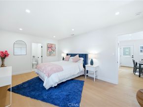 5104 8th Avenue, Los Angeles CA 90043