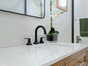 5104 8th Avenue, Los Angeles CA 90043
