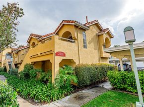 55 Alicante Aisle, #62, Irvine CA 92614