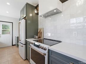 2324 Roycroft Avenue, Long Beach CA 90815