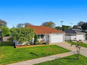 2324 Roycroft Avenue, Long Beach CA 90815