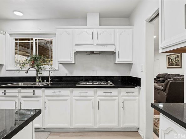 9945 Gaviota Avenue, North Hills CA 91343