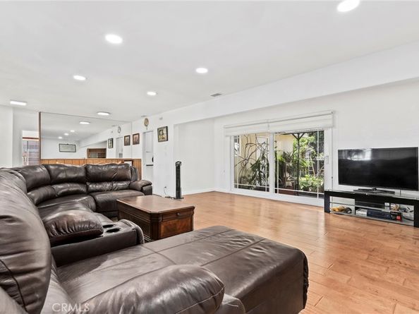 9945 Gaviota Avenue, North Hills CA 91343