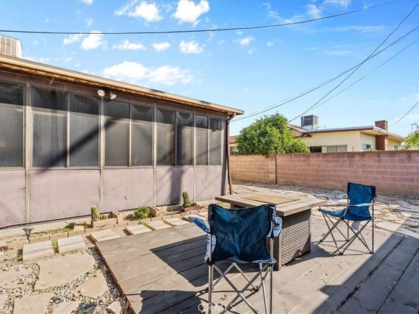 8131 Garden Grove, Reseda CA 91335