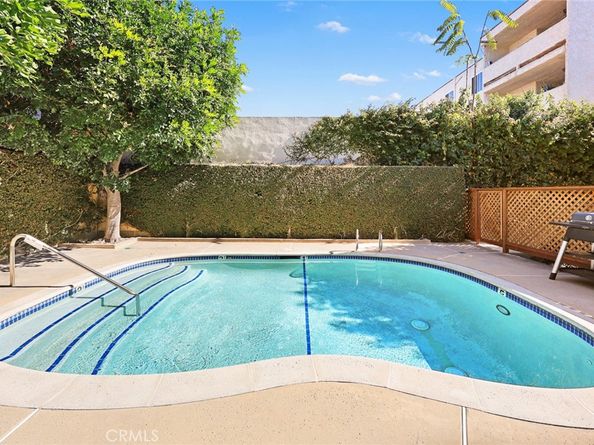 154 N Meridith Avenue 8, Pasadena CA 91106