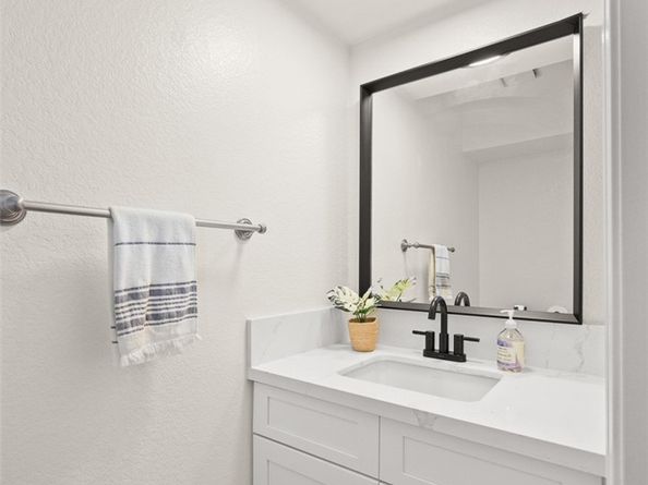 154 N Meridith Avenue 8, Pasadena CA 91106