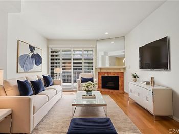330 Cordova
