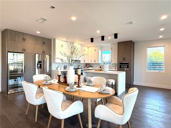 542 N Commonwealth Avenue, Silver Lake CA 90004