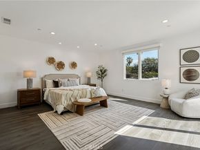 542 N Commonwealth Avenue, Silver Lake CA 90004