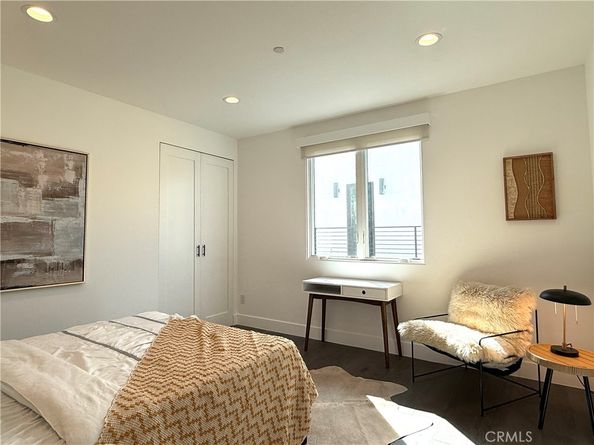542 N Commonwealth Avenue, Silver Lake CA 90004
