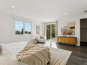 542 N Commonwealth Avenue, Silver Lake CA 90004