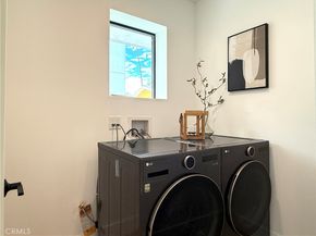 542 N Commonwealth Avenue, Silver Lake CA 90004