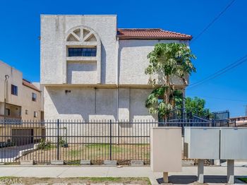 4031 La Rica Avenue