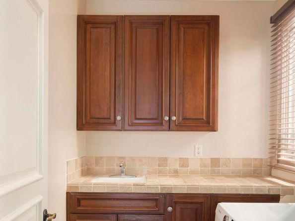 600 S Orange Grove Boulevard 2, Pasadena CA 91105