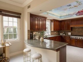 600 S Orange Grove Boulevard 2, Pasadena CA 91105